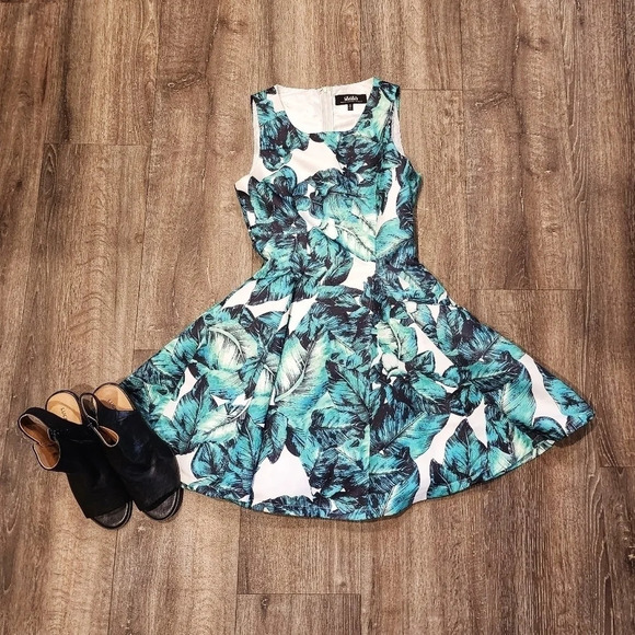 Lulu's Leaf It to Chance Green Fit and Flare Dress - Picture 3 of 7